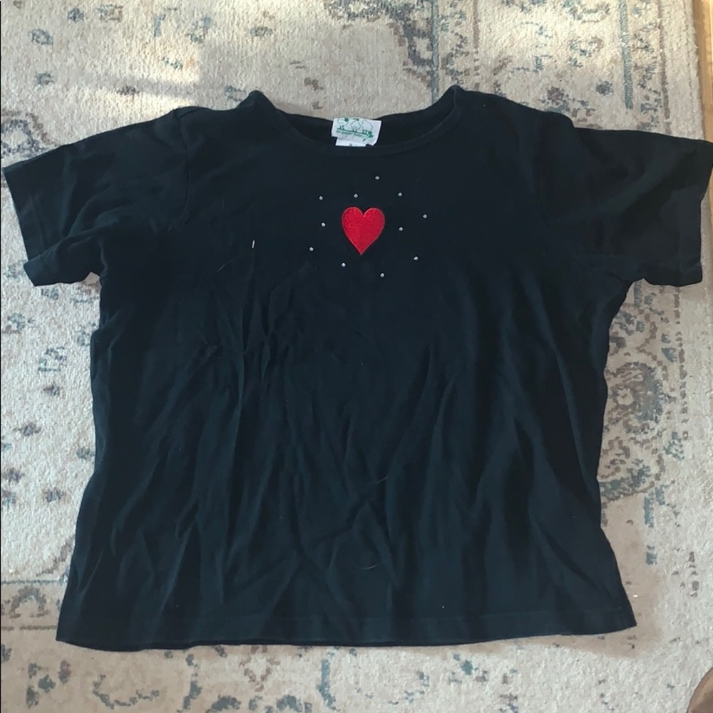 black large short sleeved tee shirt